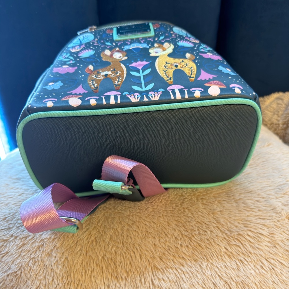 Loungefly Disney Bambi Folk Floral Green
Mini Backpack and wallet set. - Picture 5 of 7